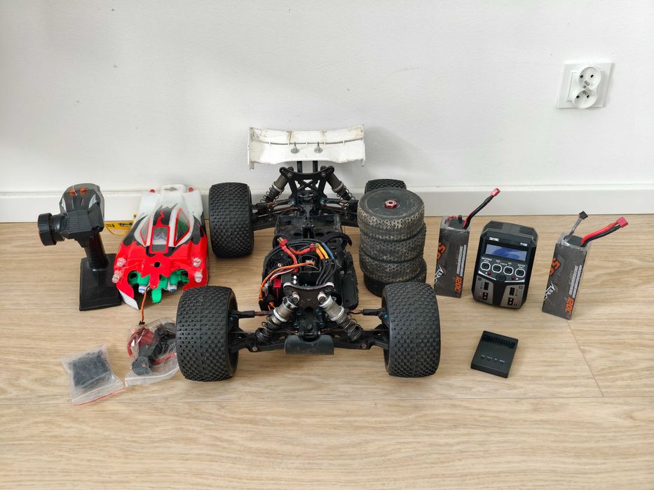 Zestaw auto rc Serpent Cobra 811 e-buggy 1/8