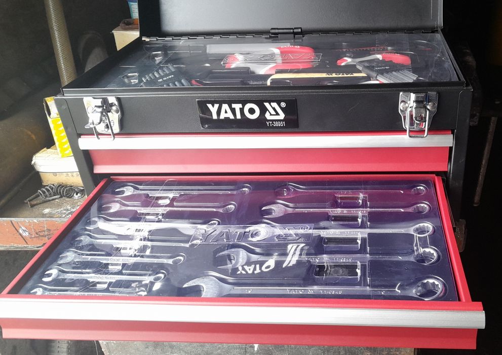 Skrzynka narzędziowa Yato-80 elementów