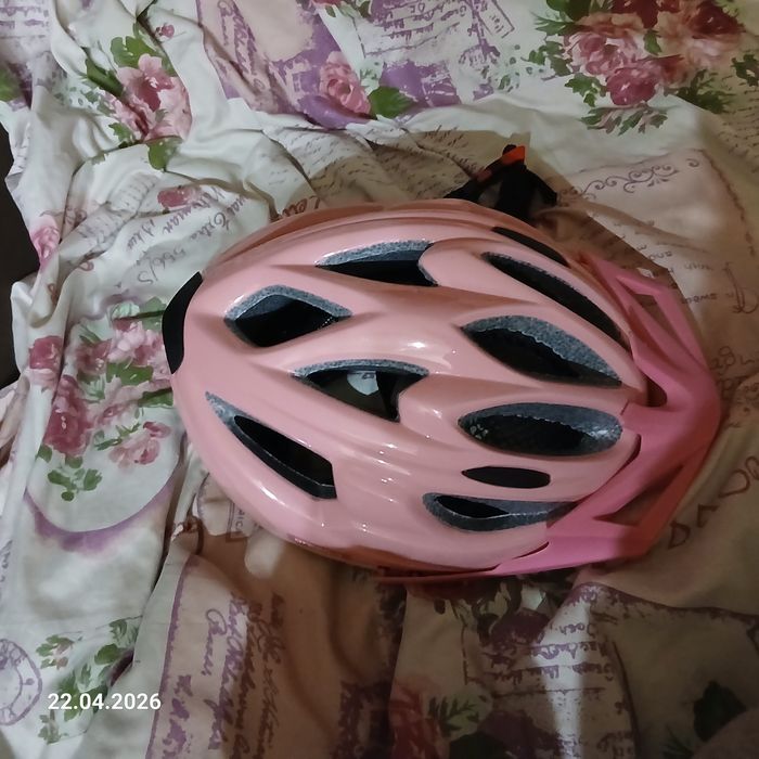 Шлем розовый новый