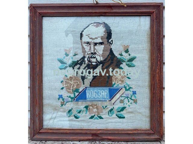 Раритетна вишивка портрета Тараса Шевченка на домотканому полотні