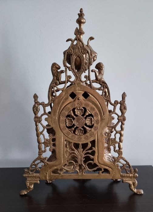 Relógio de mesa em latão