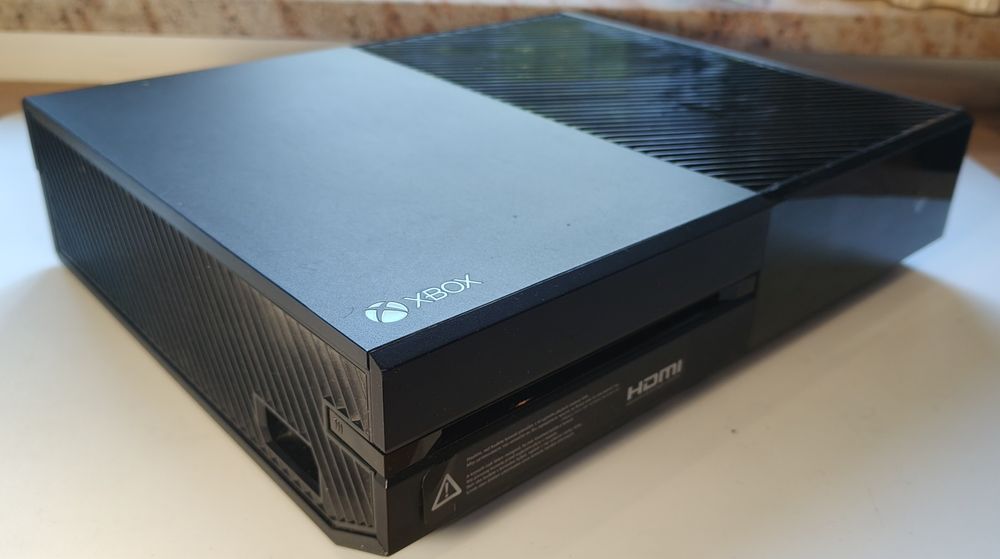 Xbox one, bez kontrolera z grą "LEGO the movie"