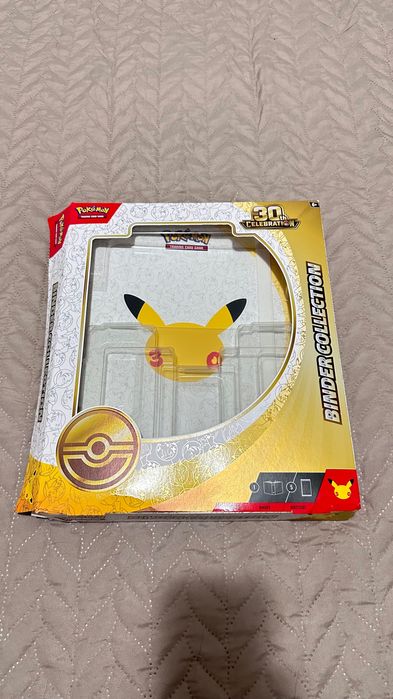 Binder pokemon 30th