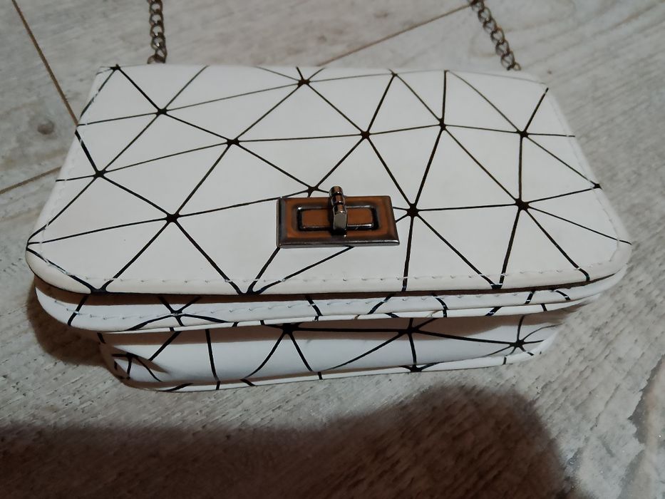 Torebka mała na łańcuszku