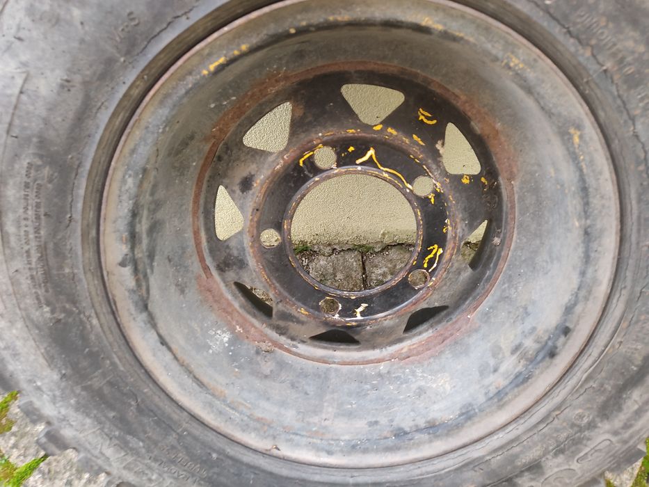 Pneus 235 75 R15 5x165.1 E Jantes 15 land rover series 3
