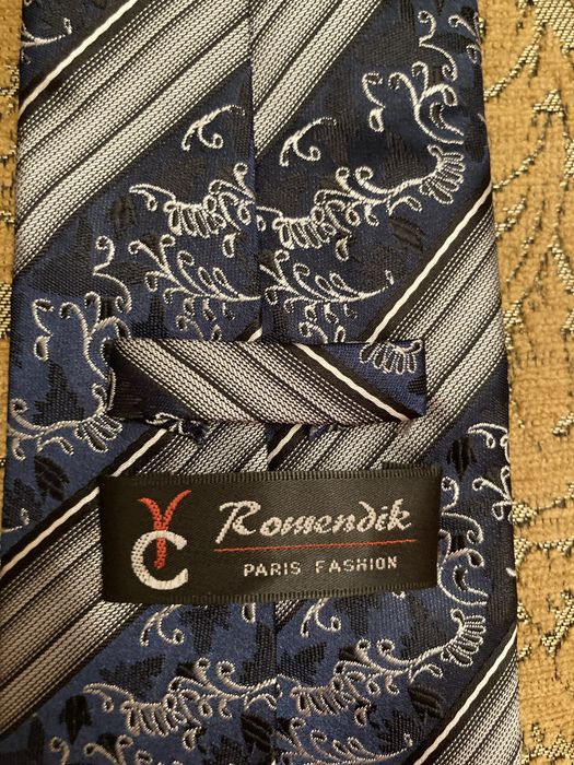 Продаю новые  фирменные галстуки, Отличного качества, и бренда.