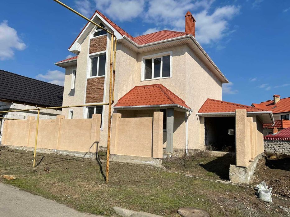 Дом под чистовую отделку в Совиньоне