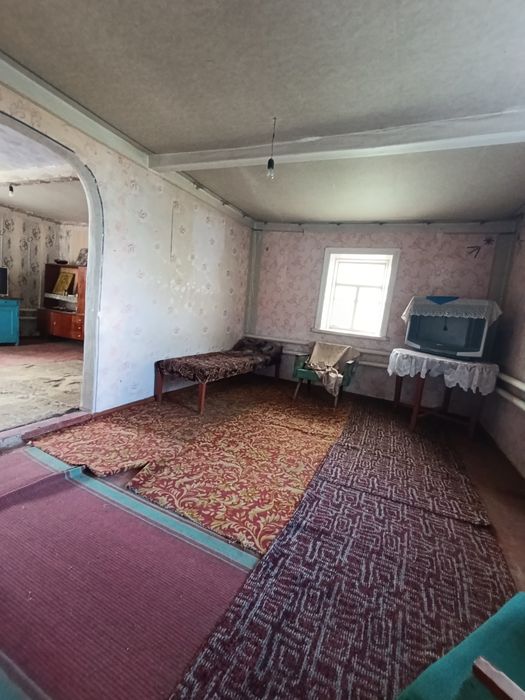 Продам будинок із гаражем в Аулах!