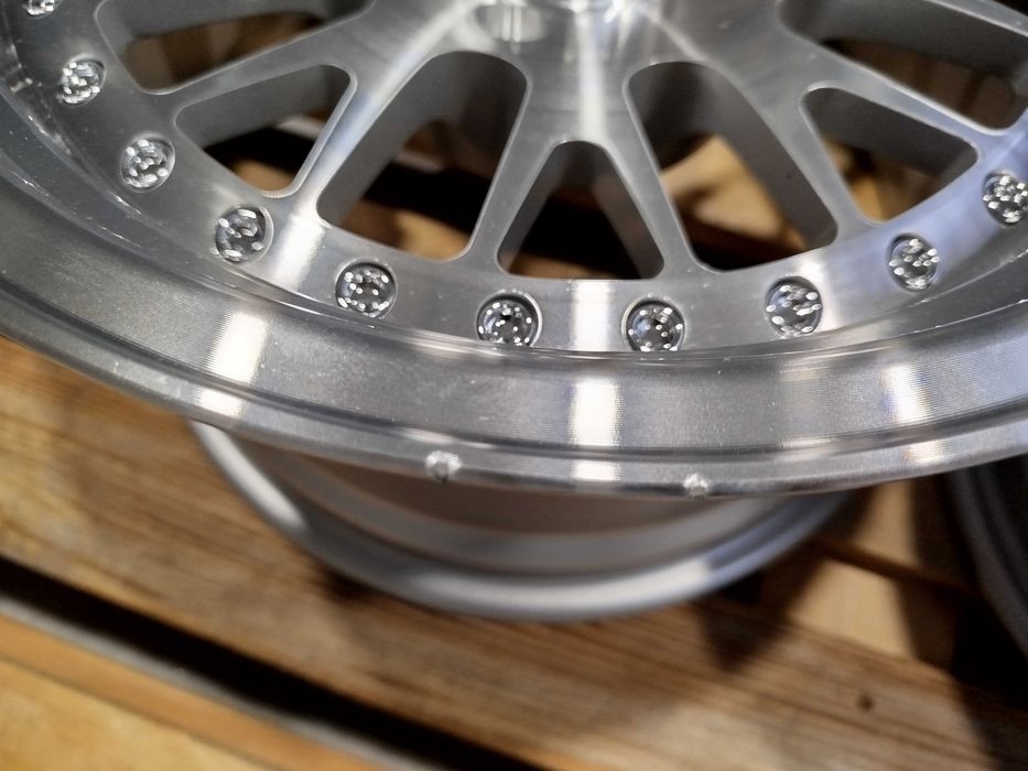 OUTLET! Felgi Japan Racing JR10 15x8 ET20 + 15x9 ET0 4x108 Silver