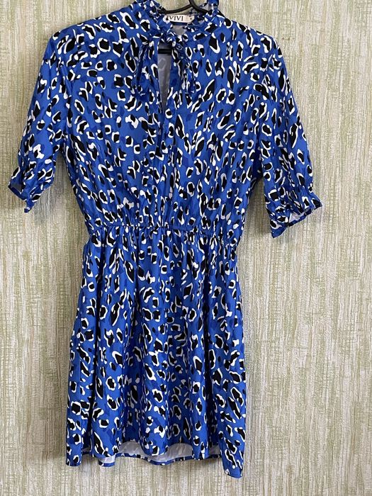 Продам сукню синього кольору