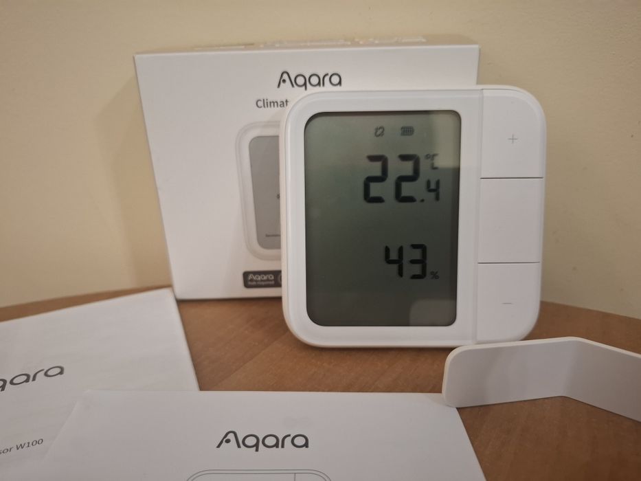 Aqara Climate Sensor W100 - розумний датчик клімату