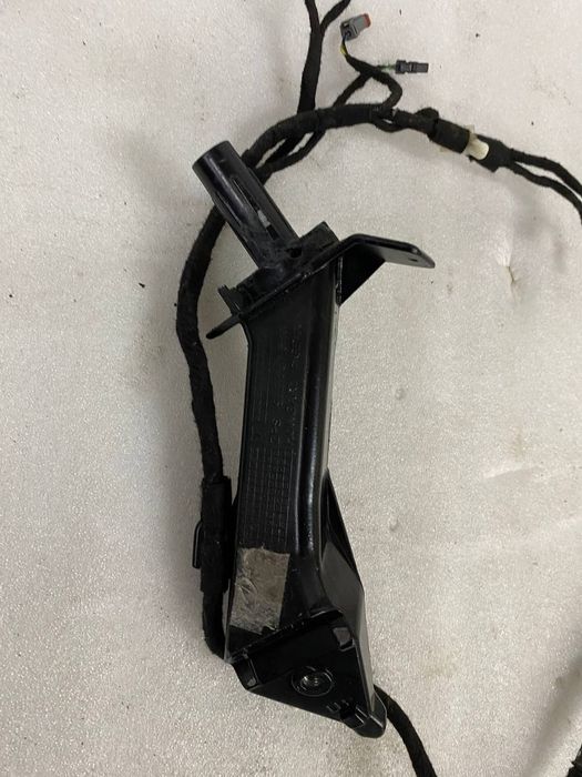 95b857540 Porsche macan крепление правого зеркала с проводкой 13 пинов