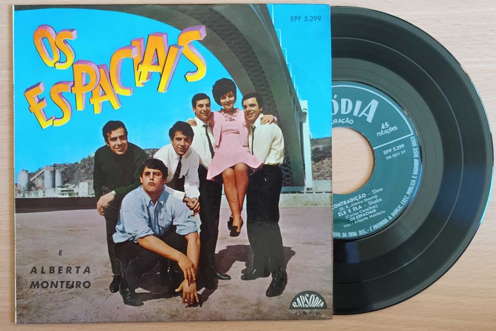 Os Tártaros Conjunto de Oliveira Muge Singles raros