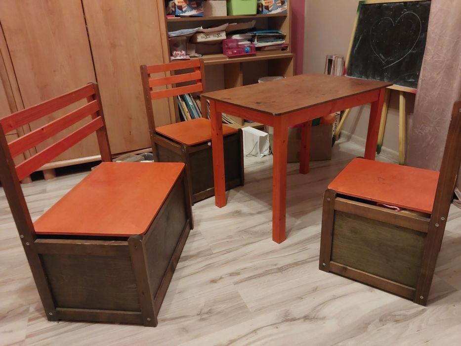 Zestaw stolik, krzesełka i ławka