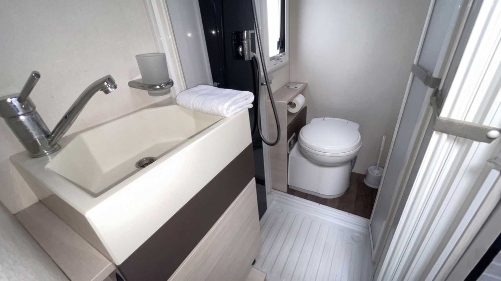 Wynajem Kamper Camper 4-osobowy Koszalin- Wolne Terminy