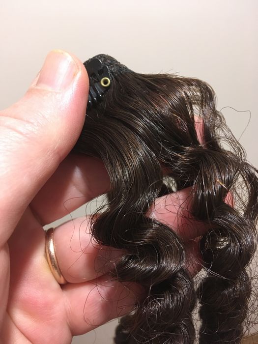 Натуральные волосы.