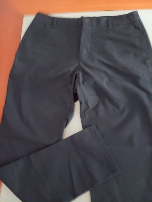 Calças de Homem de verão	Zara	Azul muito escuro/preto	- Como novas