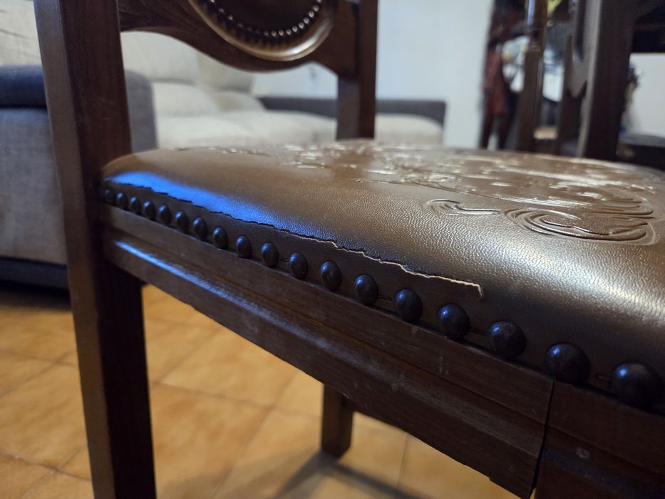 Móvel sala com mesa e cadeiras