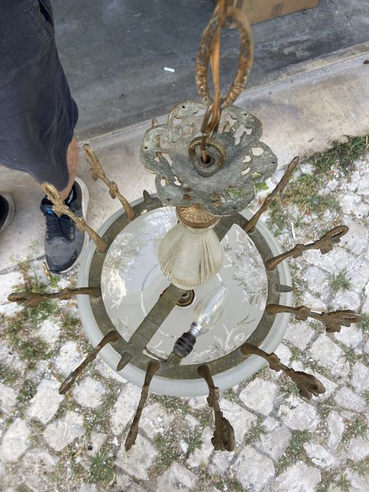 Dois candeeiros de teto