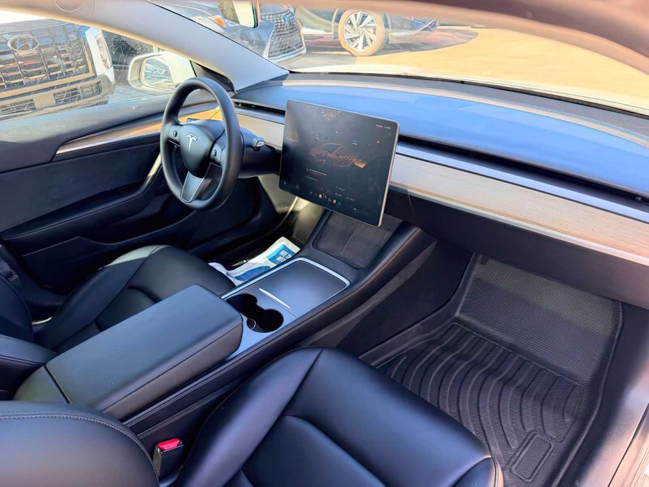 Tesla Model 3 Performance      2022