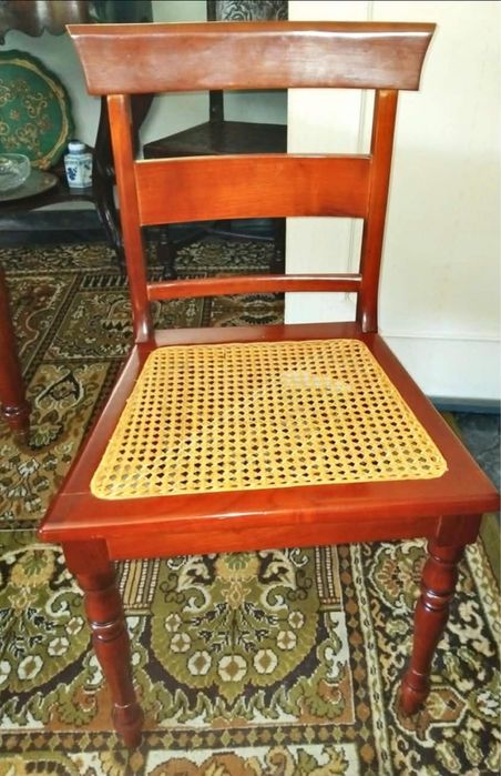 Conjunto de Mesa de Jantar Extensível + 4 Cadeiras em Madeira (Excelente Estado)