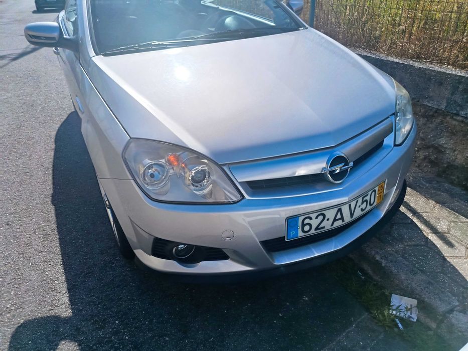 Carro cabrio Opel Tigra Twin Top