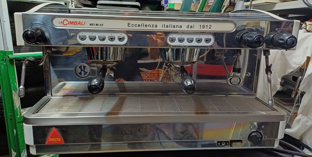 Maquina de cafe LA Cimbali como nova