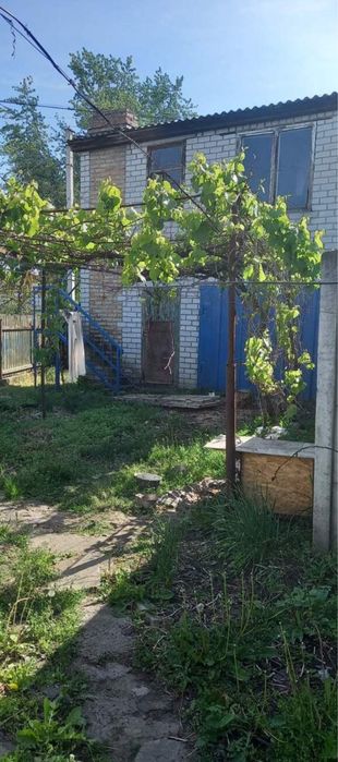 Продам півбудинку в Крюкові