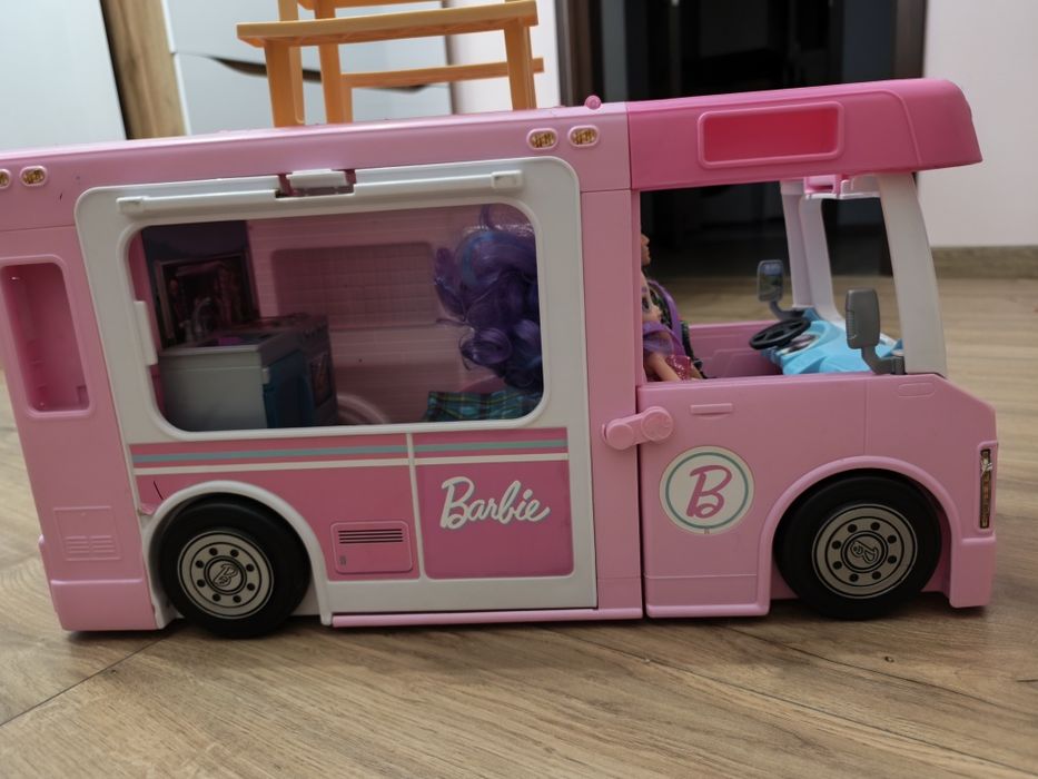Kamper barbie z lalkami i akcesoriami