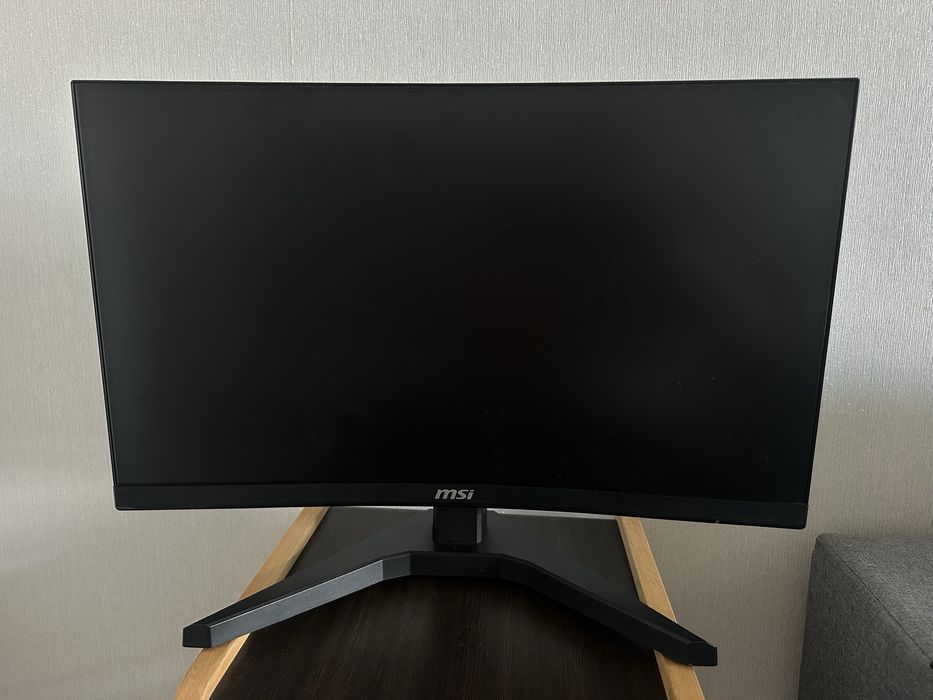 Вигнутий ігровий монітор 23.6 MSI Optix G245CV