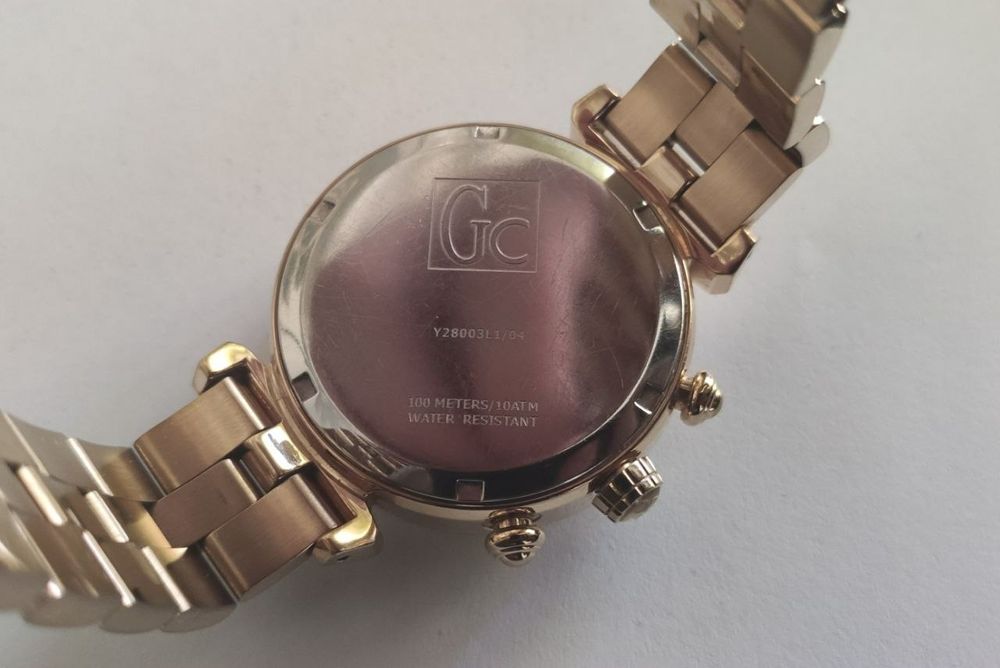 Женские швейцарские часы Gc