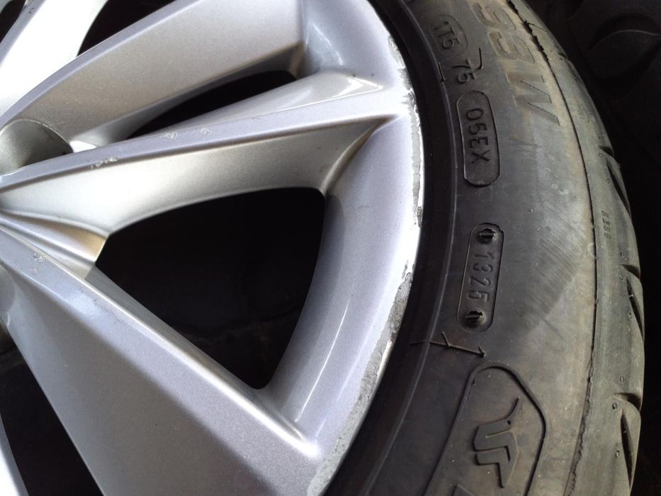 Jantes Renault R17 Com Pneus 205/50 Furação 5X114.3