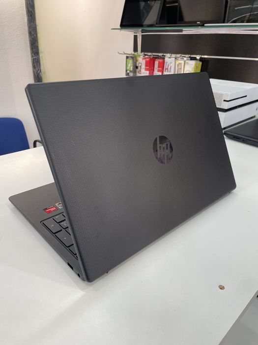 Notebook HP 15", AMD Ryzen 3, 128GB, Windows 11 Excelente estado