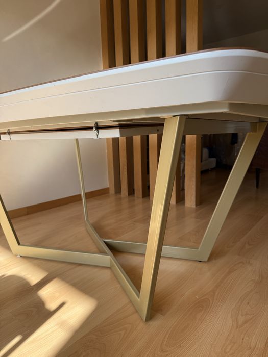 MESA de jantar extensivel + 6 CADEIRAS veludo