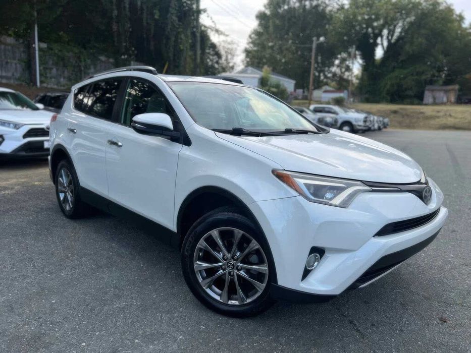 Toyota RAV4 Limited      2018