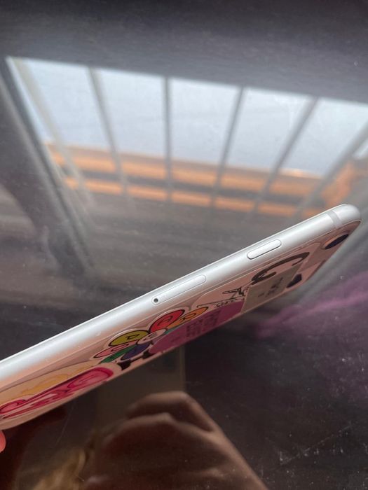 iPhone 8 - 64GB - Bom estado