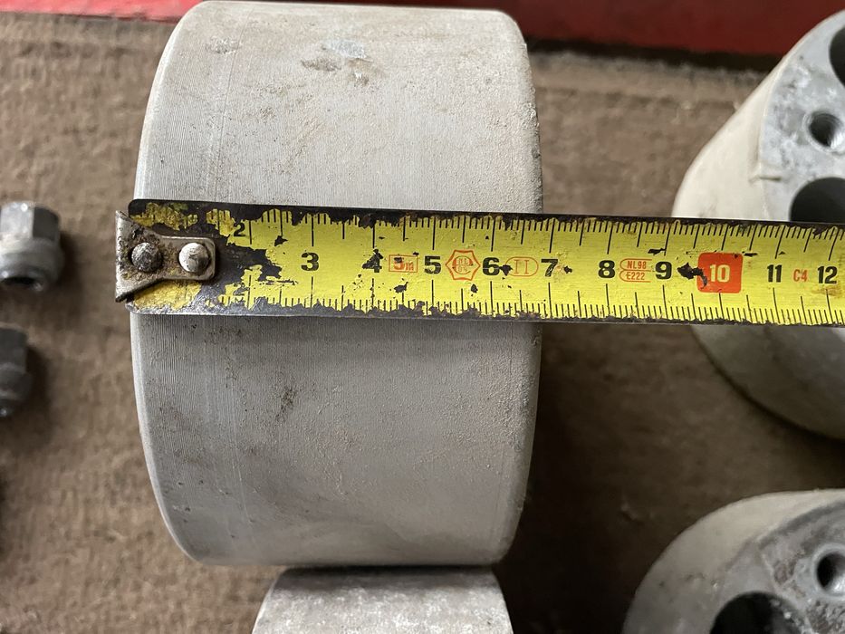 Espacaçadores Subaru Impreza com porcas