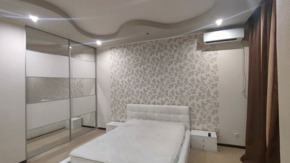 Сдам кв. в ЖК Гвардейцев Широнинцев 33,  метро Академика Павлова