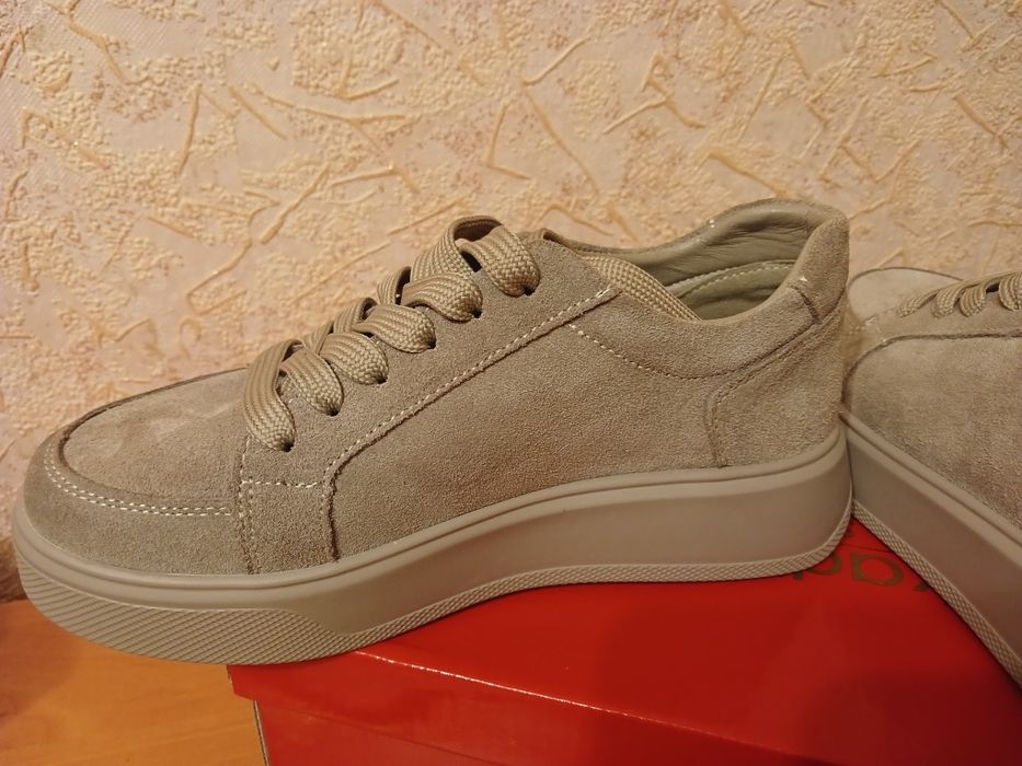 Замшеві  кросівки