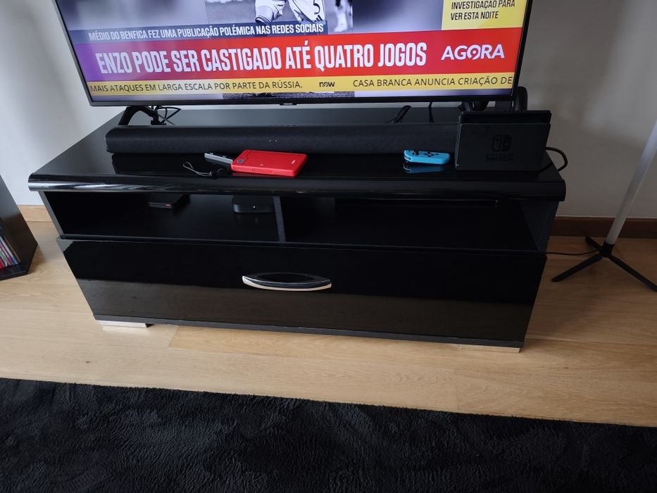 Móvel TV preto brilhante