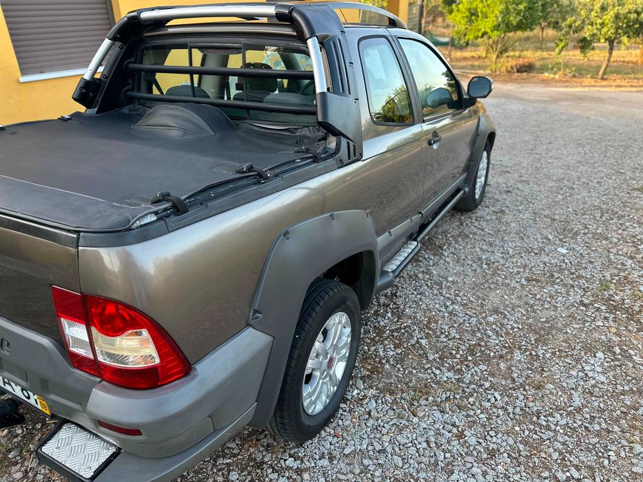Carro em óptimo estdo tando de interior como de exterior...