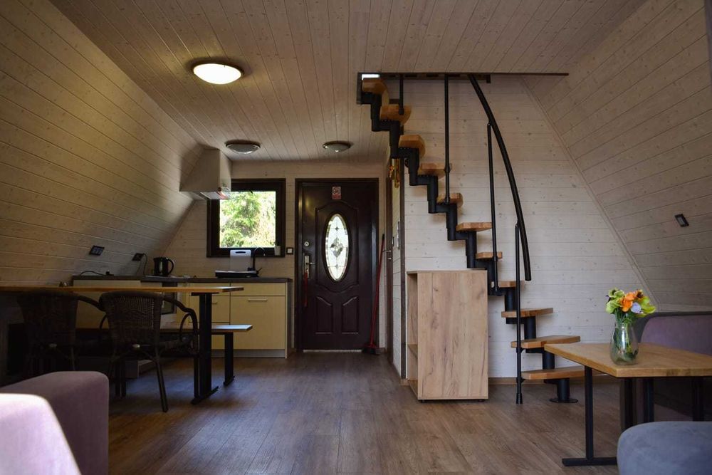 Domki w górach Bieszczady wakacje noclegi widok rzeka wędkowanie