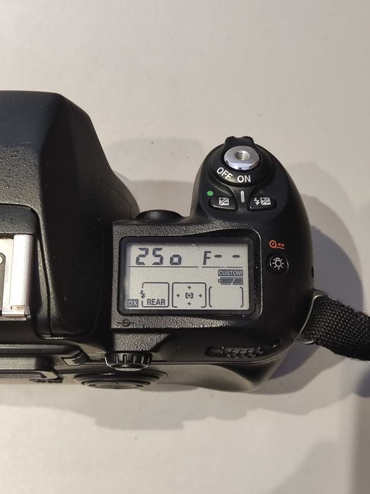 Nikon F80 - Câmara Analógica
