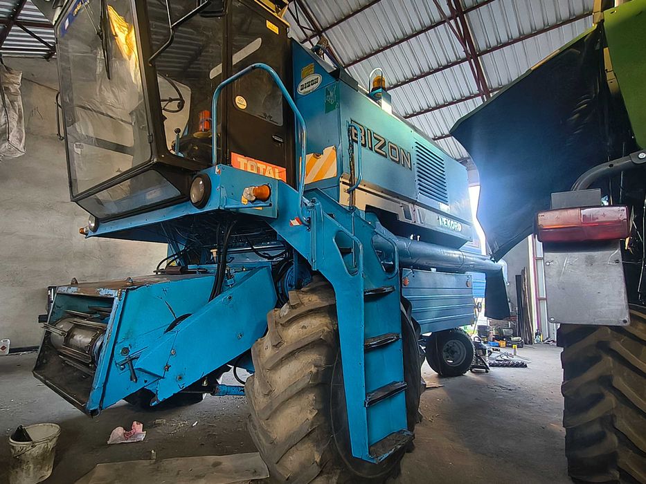 Kombajn Bizon Rekord Z058 2 sztuki.