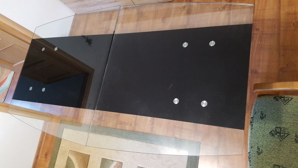 Stół szklany rozkładany.