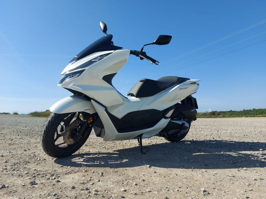 Aluguel/Rent Honda PCX 125 e Yamaha Nmax 65€