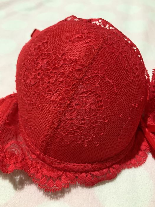 Бюстгальтер з пушап, розмір 75C, червоний колір