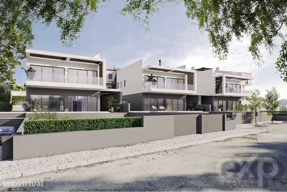 Terreno com licença totalmente aprovada para construção de moradia V4