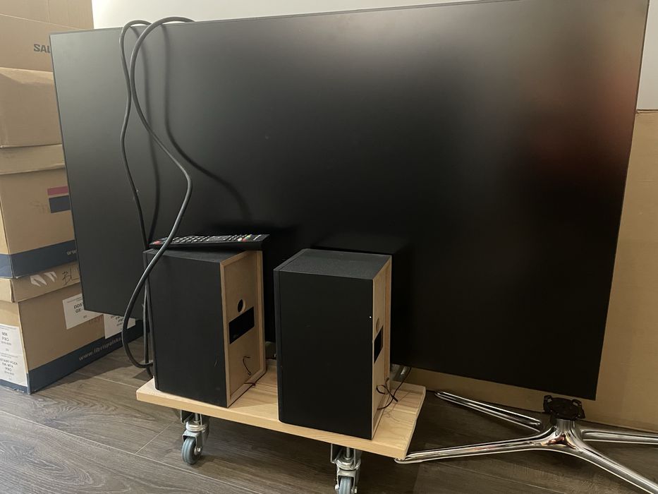 Monitor NEC MultiSync X464UNV + kolumny Panasonic + pilot