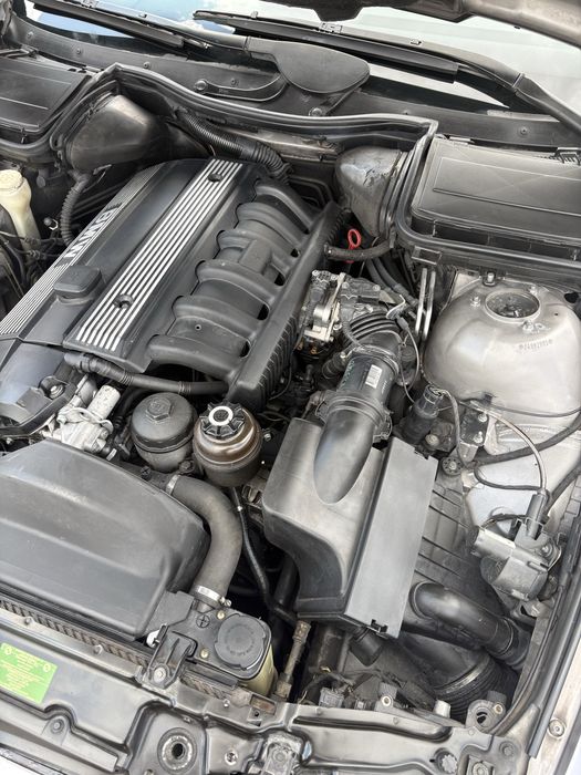 BMW E39 528I Sedan